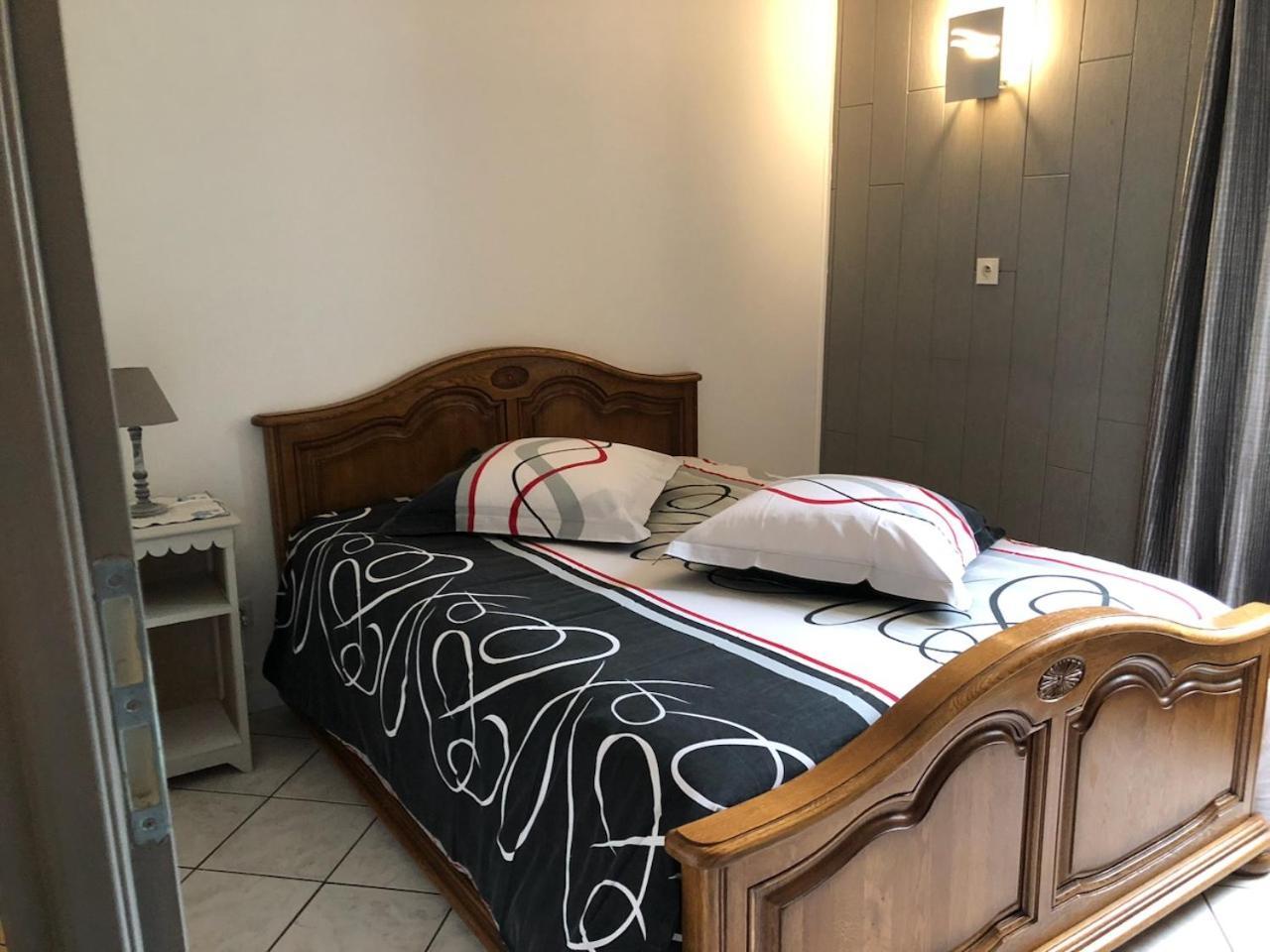 Aux Berges Du Doubs Bed & Breakfast Ougney-Douvot Exterior photo